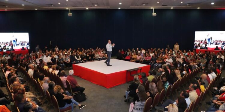 ALCALDE SE REUNE CON INTEGRANTES DE LOS 400 COMITES DE SEGURIDAD CIUDADANA