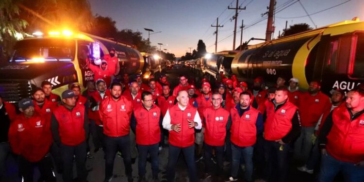 ALCALDE SUPERVISA ARRANQUE DE LA JORNADA DE DISTRIBUCION DE AGUA