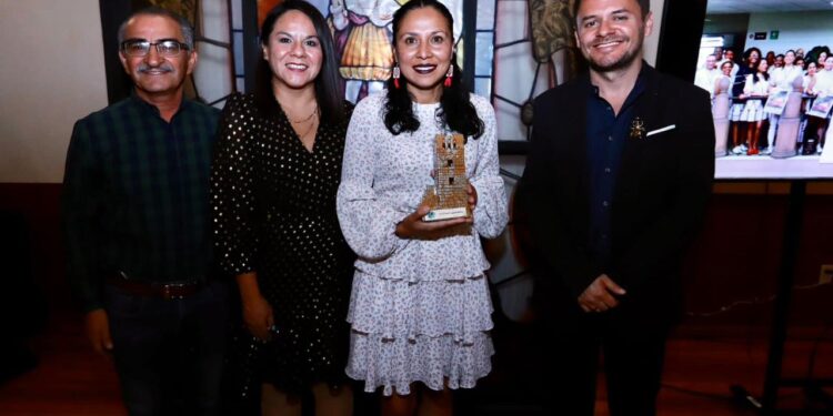 RECIBE MUNICIPIO GALARDON TURISTICO INTERNACIONAL