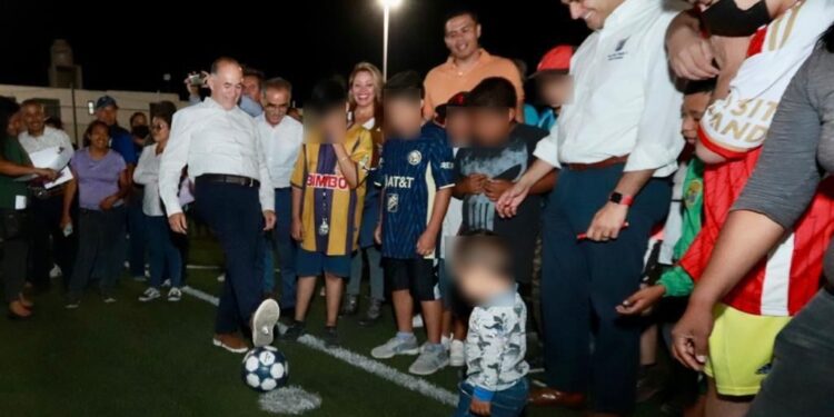 INAUGURA ENRIQUE GALINDO EL NUEVO CENTRO DEPORTIVO CIUDAD SATELITE