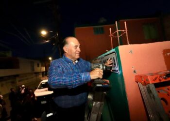 CAMBIARAN 80 MIL PLACAS DE LOS NOMBRES DE LAS CALLES EN LA CIUDAD