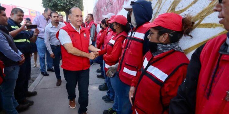 LLEVA ALCALDE EL PROGRAMA DIA DE TALACHA AL EJE VIAL