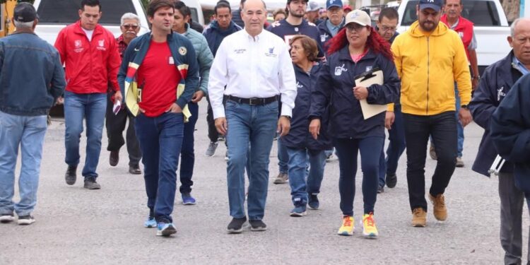 LLEVA EL ALCALDE SU EMBLEMATICO PROGRAMA DOMINGO DE PILAS A LA COLONIA DEL LLANO