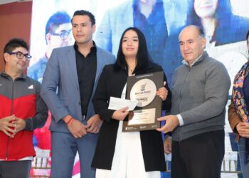 ENTREGA ALCALDE PREMIO MUNICIPAL DEL DEPORTE A DESTACADOS ATLETAS POTOSINOS
