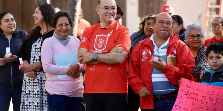 EN EL DOMINGO DE PILAS DE LA COLONIA SAN ANGEL ALCALDE ANUNCIA MAS OBRAS PARA ESTA ZONA DE LA CIUDAD