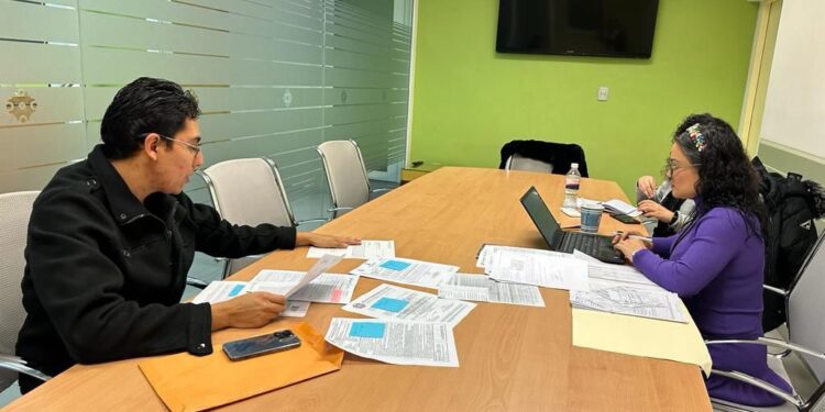 INSTALA COMERCIO MUNICIPAL MESA PARA ATENCION PARA RENOVACION DE LICENCIAS PARA CANACINTRA