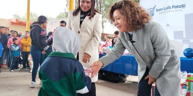 DIF MUNICIPAL APOYA  A 400 NIÑAS Y NIÑOS EN LA COMUNIDAD DE MILPILLAS