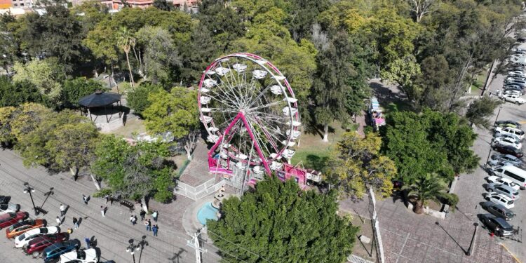 MUNICIPIO INVITA A LAS FAMILIAS POTOSINAS A LA RUEDA DE LA FORTUNA GRATUITA EN LA ALAMEDA