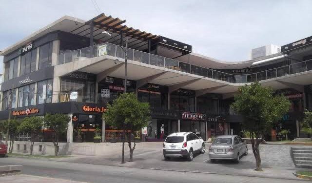 COMERCIO MUNICIPAL NOTIFICA A CENTROS COMERCIALES NUEVAS DISPOSICIONES LEGALES SOBRE ESTACIONAMIENTOS