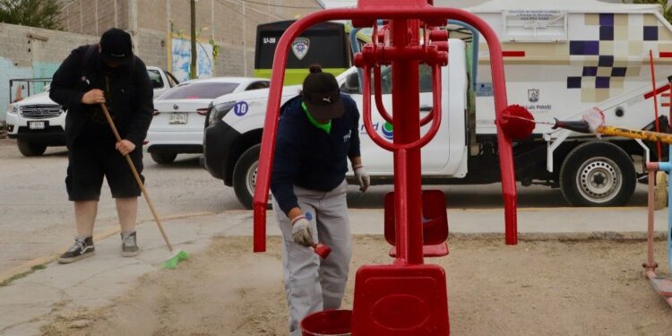 MUNICIPIO REALIZA JORNADA DOMINICAL DE LIMPIEZA EN LA COLONIA WENCESLAO