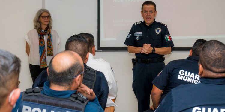 RECIBEN POLICÍAS MUNICIPALES CAPACITACION POR PARTE DE LA AGENCIA AMERICANA USAID