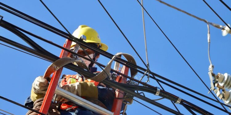 MUNICIPIO COORDINA EL RETIRO DE MÁS DE 20 TONELADAS DE CABLES A LA SEMANA