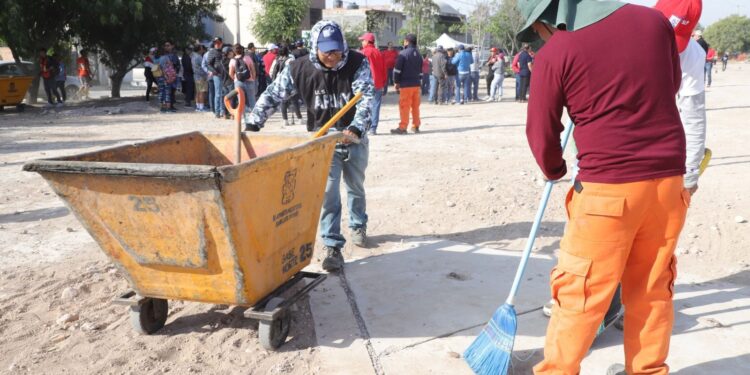 MUNICIPIO REALIZA LIMPIEZA INTEGRAL EN LA COLONIA EL SAUZALITO