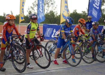 MUNICIPIO APOYA COMPETENCIA CICLISTA INFANTIL EN LOS BARRIOS