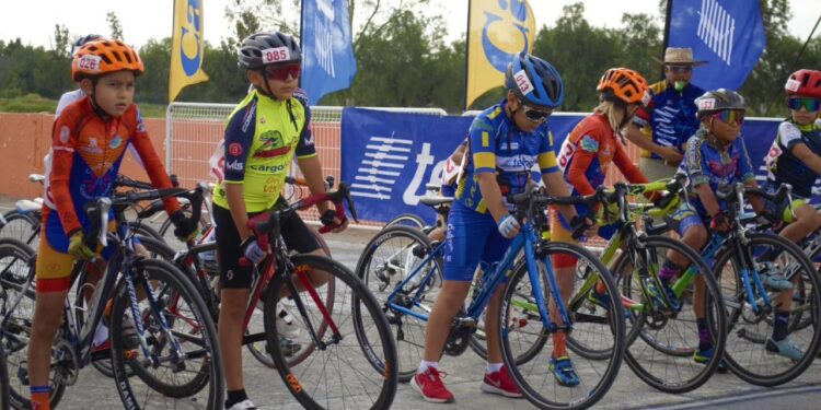 MUNICIPIO APOYA COMPETENCIA CICLISTA INFANTIL EN LOS BARRIOS