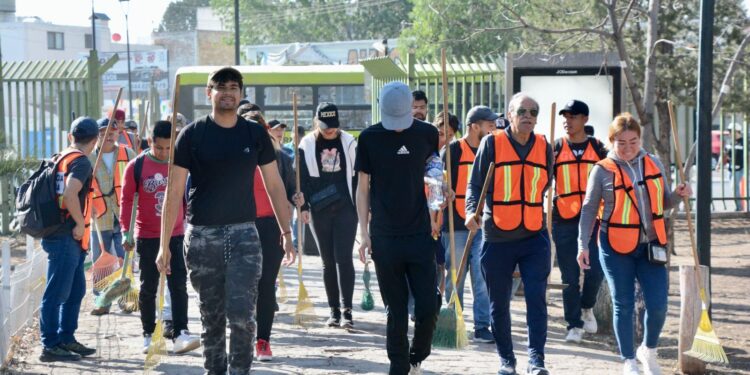 MUNICIPIO CONTINUA CON SU PROGRAMA DOMINGO DE PLIAS Y AHORA TOCO EN EL PARQUE DE MORALES