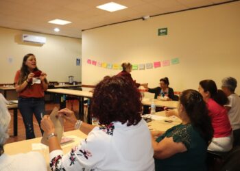 DIF MUNICIPAL OFRECE TALLER A MUJERES ADULTAS MAYORES