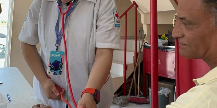 DIF MUNICIPAL Y CRUZ ROJA SUMAN ESFUERZOS PARA BRINDAR ATENCION MEDICA EN LOS CENTROS DE DESARROLLO COMUNITARIO