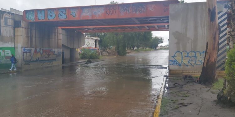MUNICIPIO E INTERAPAS RESTABLECEN CIRCULACIÓN DESPUÉS DE LAS LLUVIAS DEL DOMINGO