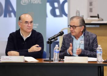 MUNICIPIO E IPICYT TRABAJAN EN PLAN INTEGRAL PARA RETIRAR EL LIRIO EN LA PRESA SAN JOSÉ