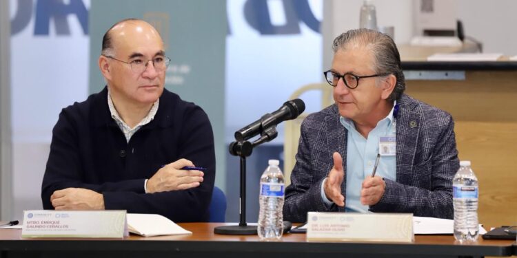 MUNICIPIO E IPICYT TRABAJAN EN PLAN INTEGRAL PARA RETIRAR EL LIRIO EN LA PRESA SAN JOSÉ