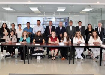 OFICIALÍA MAYOR Y TESORERÍA SE REUNIERON CON NUEVO CABILDO