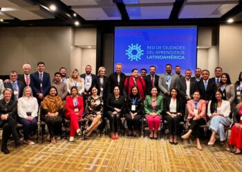 EN COLOMBIA EL ALCALDE POTOSINO DESTACO DE LAS BONDADES DE LA EDUCACION NO FORMAL EN SAN LUIS