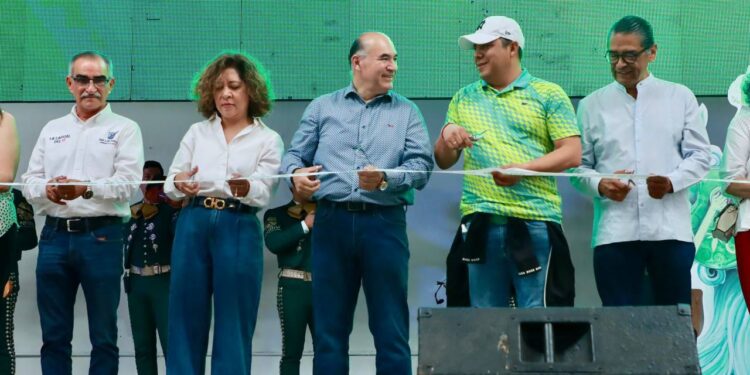 ALCALDE Y GOBERNADOR ENCABEZAN LA COMIDA DE SAN LUIS REY EN LA FENAPO