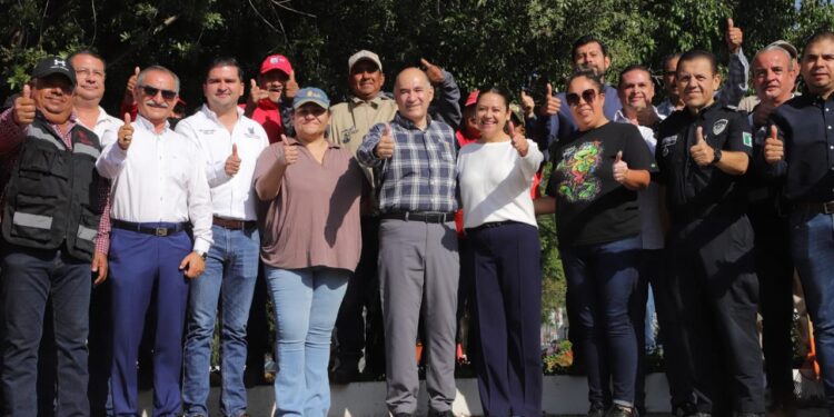 ALCALDE LLEVA EL DÍA DE TALACHA A LA COLONIA JACARANDAS