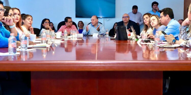 INTERAPAS SE REÚNE CON LA COMISIÓN DE ENTREGA-RECEPCIÓN