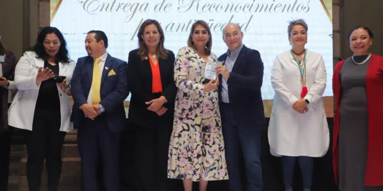 ALCALDE SE COMPROMETE CON LOS TRABAJADORES MUNICIPALES  