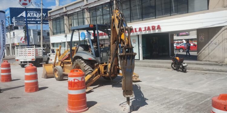 Interapas inicia reposición de drenaje en cinco colonias de la Capital