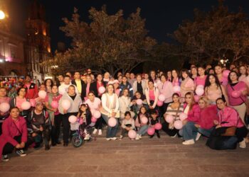 ORGANIZA DIF MUNICIPAL CAMINATA ROSA POR LA LUCHA CONTRA EL CÁNCER DE MAMA