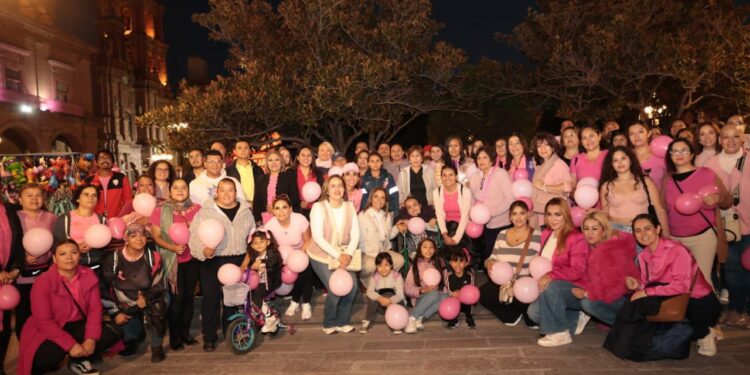 ORGANIZA DIF MUNICIPAL CAMINATA ROSA POR LA LUCHA CONTRA EL CÁNCER DE MAMA