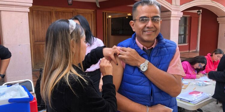 MUNICIPIO APLICÓ VACUNAS EN LAS DELEGACIONES LA PILA Y BOCAS