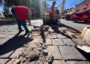 MUNICIPIO ATIENDE DE MANERA INMEDIATA REPORTE DE BACHEO QUE LE HICIERON A GÜICHO