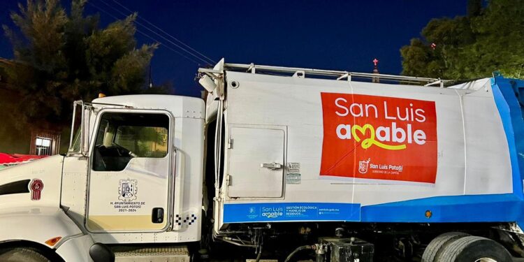 MUNICIPIO CAPITALINO ENTREGA EN COMODATO CAMIONES RECOLECTORES DE BASURA A VILLA DE POZOS