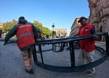 INSTALA MUNCIPIO ADORNOS NAVIDEÑOS EN EL CENTRO HISTÓRICO