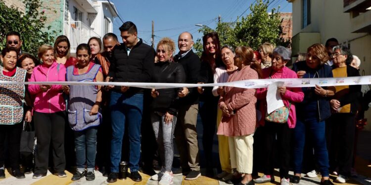 ALCALDE CAPITALINO ENTREGA REHABILITACIÓN DE LA CALLE ANTONIO VILLASEÑOR
