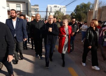 VECINOS DE LA GARITA DE JALISCO, AGRADECEN OBRAS DE PAVIMENTACION AL ALCALDE CAPITALINO