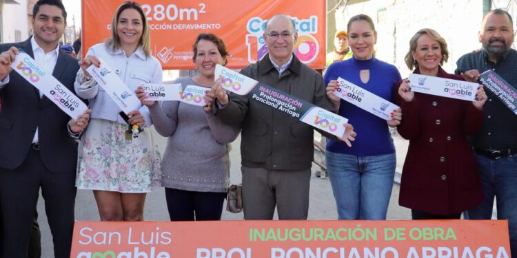 ALCALDE CAPITALINO ENTREGÓ LA PAVIMENTACIÓN DE LA CALLE PROLONGACIÓN PONCIANO ARRIAGA