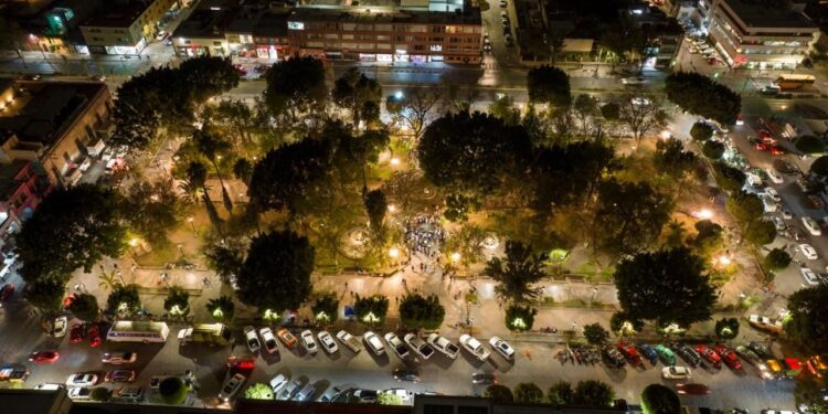 ALCALDE CAPITALINO ENCIENDE ALUMBRADO TÁCTICO EN TEQUIS