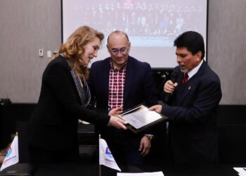 ALCALDE CAPITALINO TOMA PROTESTA A INTEGRANTES DEL CONSEJO DIRECTIVO EMPRESARIAL