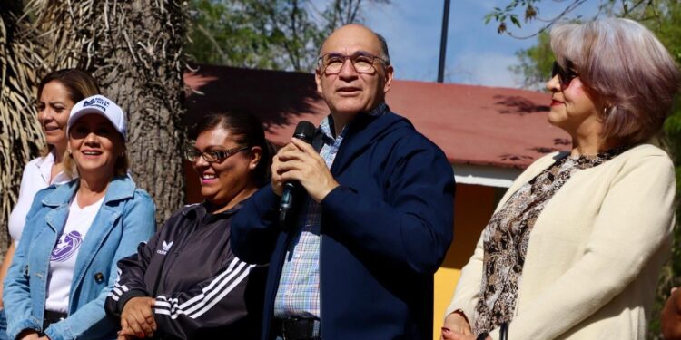 ALCALDE CAPITALINO LLEVA SU PROGRAMA DOMINGO DE PILAS A LA COLONIA HACIENDA DE BRAVO