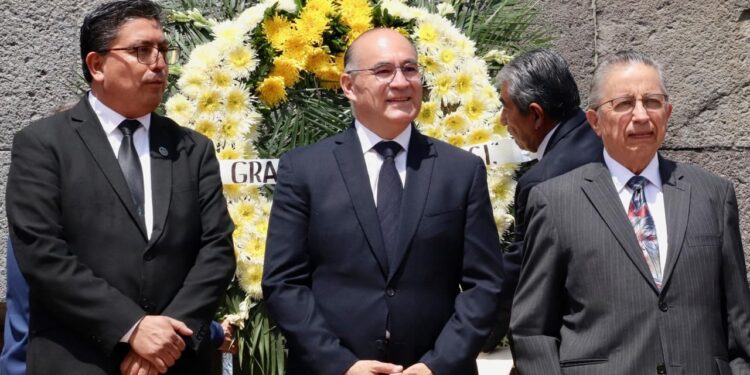 CONMEMORAN EL 219 ANIVERSARIO DEL NATALICIO DE BENITO JUÁREZ