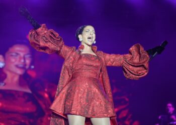 NATALIA JIMÉNEZ LLENA LA PLAZA DE FUNDADORES EN EL MARCO DEL FESTIVAL DE PRIMAVERA