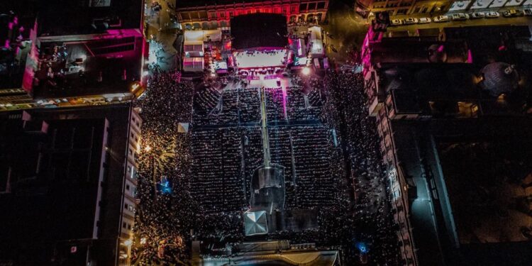 ANA BÁRBARA SE PRESENTÓ CON ÉXITO EN EL FESTIVAL DE PRIMAVERA