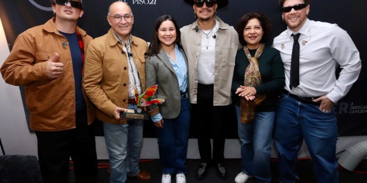 EL GRUPO COLOMBIANO PISO 21 HACE VIBRAR LA PLAZA DE LOS FUNDADORES