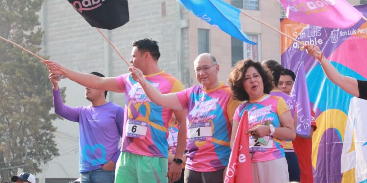 MÁS DE 2 MIL CORREDORES UN LA 4TA CARRERA POR LA FAMILIA DEL DIF CAPITALINO