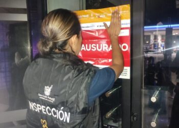 COMERCIO MUNICIPAL CLAUSURA EVENTO CLANDESTINO EN HIMNO NACIONAL